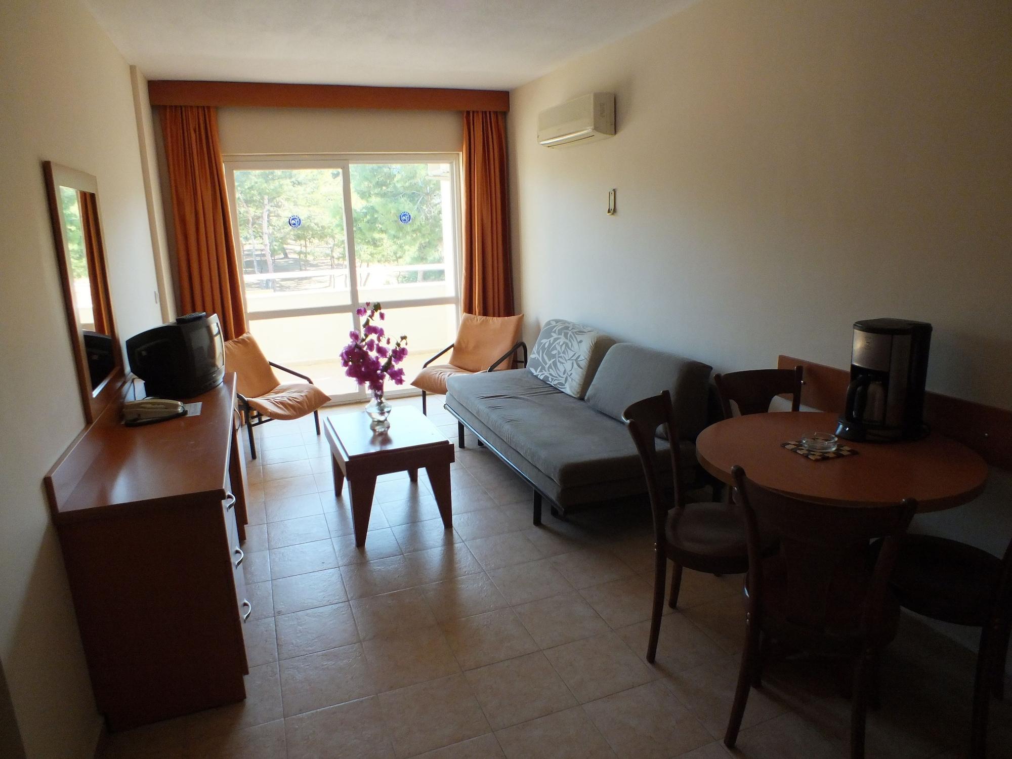 Tuntas Family Suites Kusadasi Exterior foto