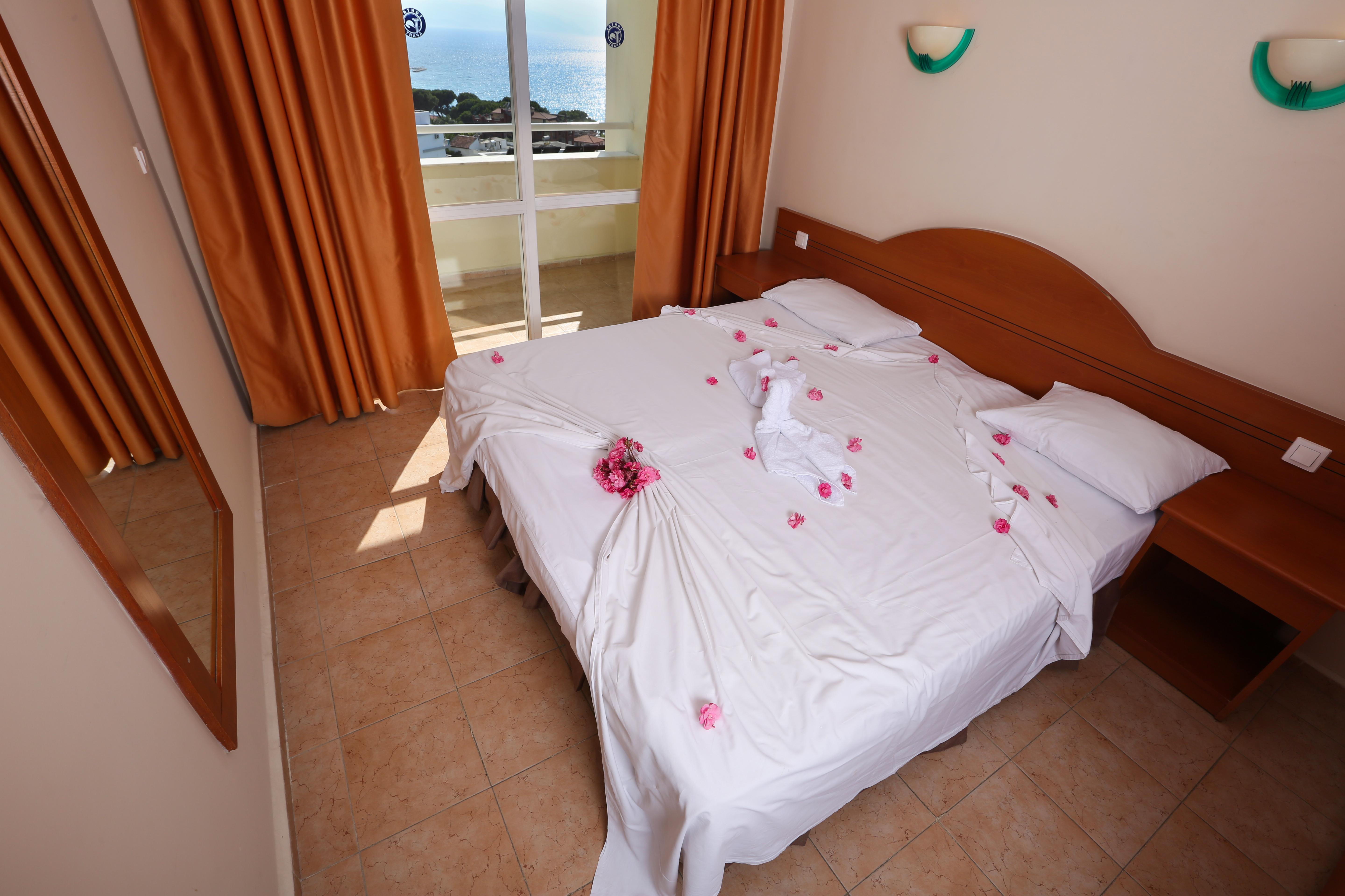 Tuntas Family Suites Kusadasi Exterior foto