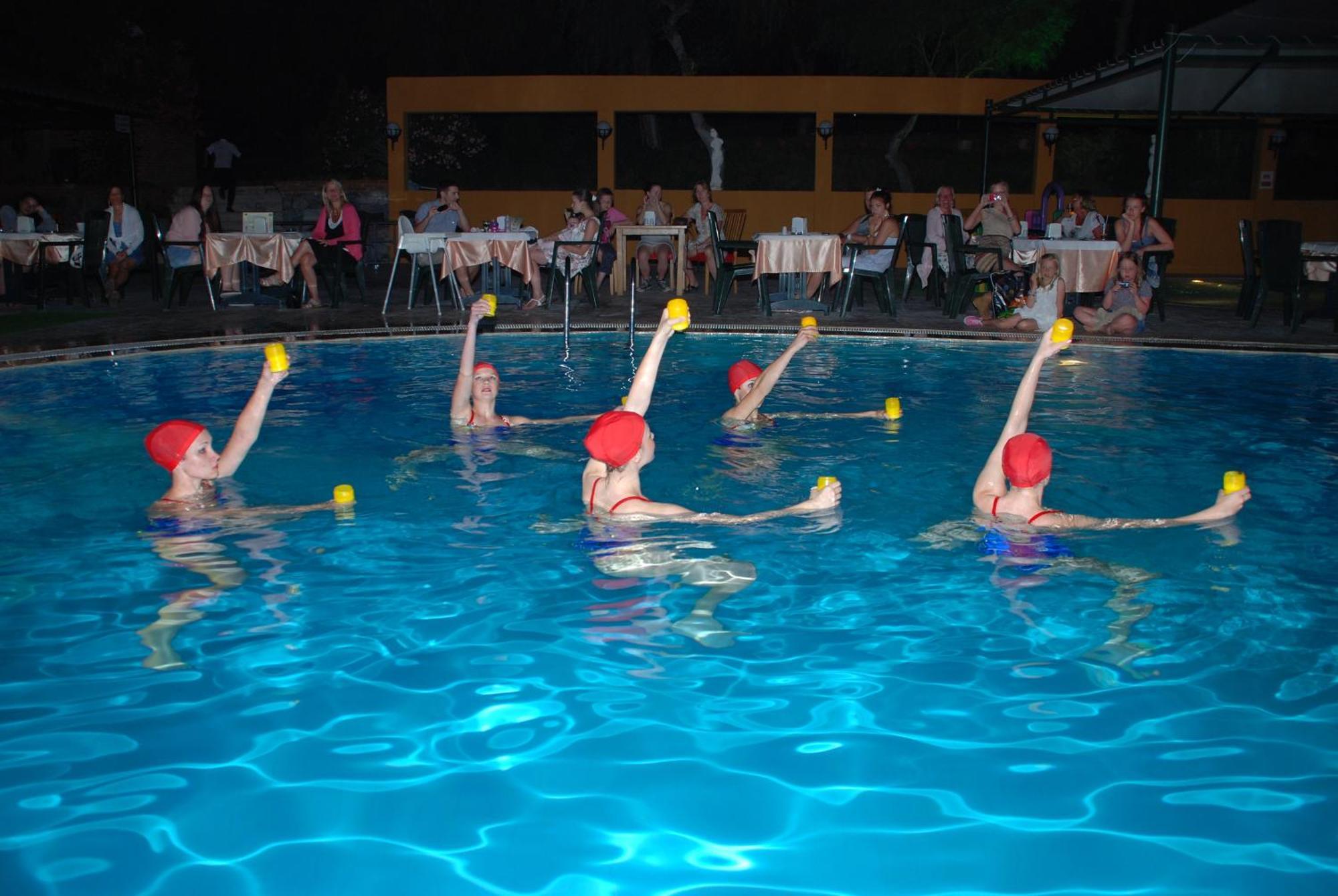 Tuntas Family Suites Kusadasi Exterior foto