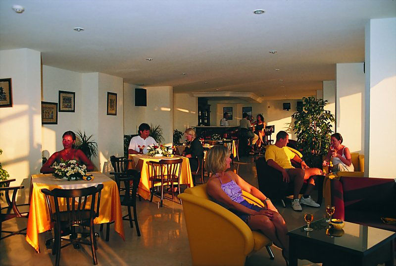 Tuntas Family Suites Kusadasi Exterior foto